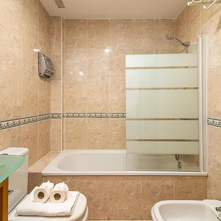 Centrico Apartamento Con Garaje En Apartment *